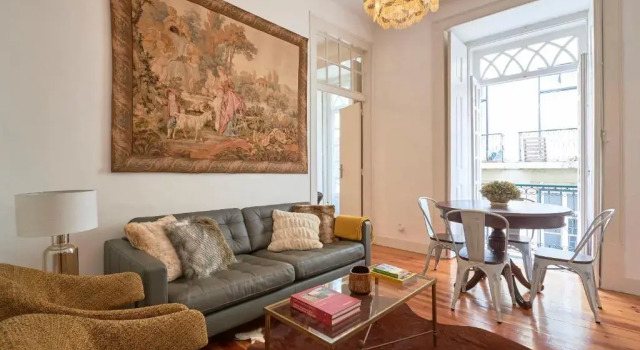 Апартаменты Spacious Apartment in the Perfect Lisbon Location, By TimeCooler