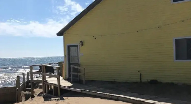 Коттедж с 3 комнатами с видом на озеро Aloha Beach Club Resort