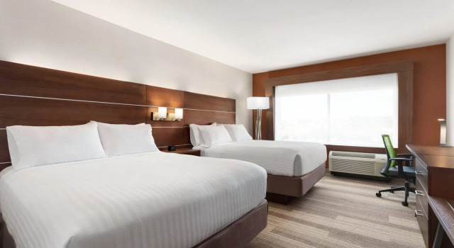 Четырёхместный номер Standard Holiday Inn Express & Suites Duluth North - Miller Hill by IHG