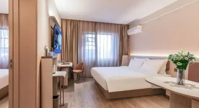 Люкс HanTing Hotel (Kunming North Bus Station Metro Station)