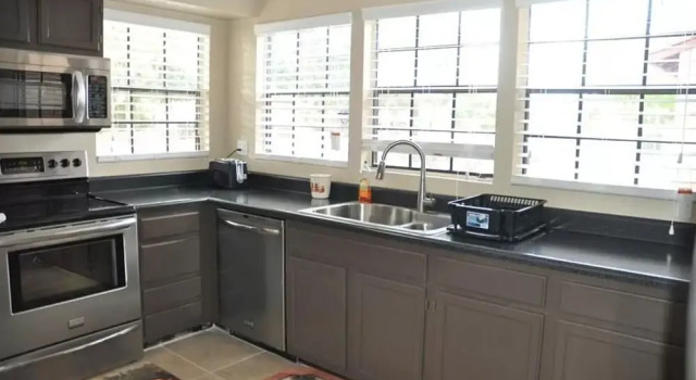 Коттедж Charming 2BR-2BA by BlueBarrelHomes