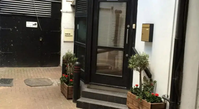 London City Court Yard Cottage, Забронировать Дом для отпуска Виллы Лондона, рядом с Улица Хаттон-Гарден, Вилла