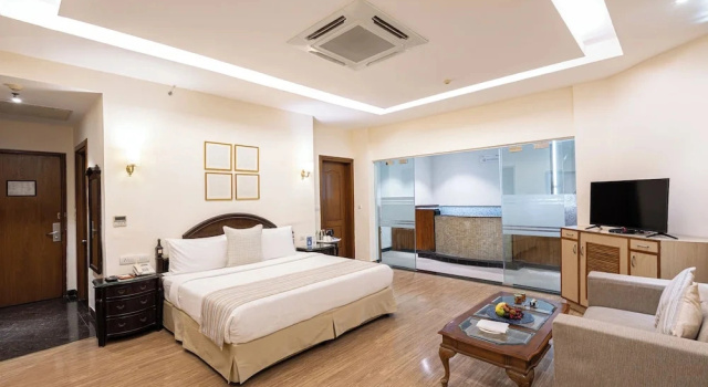 Двухместный полулюкс с видом на горы The BellaVista Hotel Chandigarh Panchkula