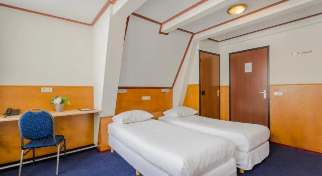 Трёхместный номер Standard Hotel van Gelder