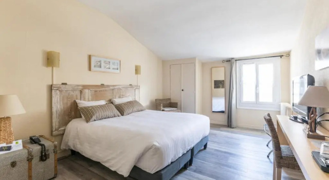 Номер Comfort Hôtel La Fayette