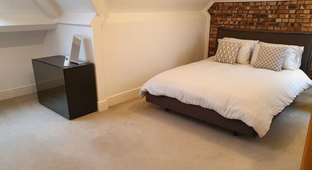 Stylish 3 Bed Apartment in Bristol, Book Apartment Pill United Kingdom