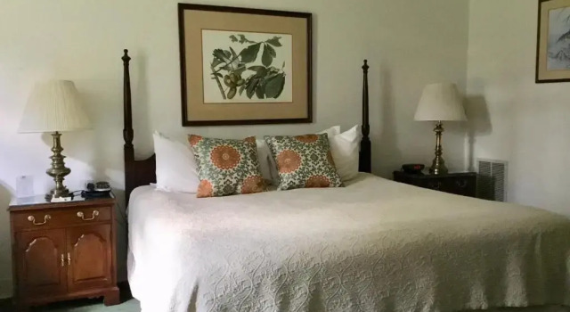 Студия The Inn at Houndslake