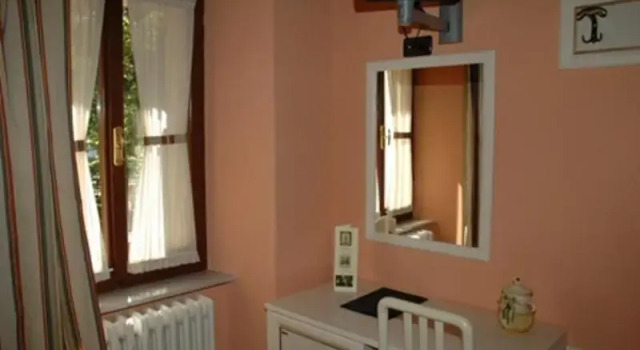 Трёхместный номер Standard Albergo Montenerone