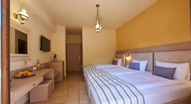 Трёхместный номер Standard с балконом Thalia deco City & Beach Hotel