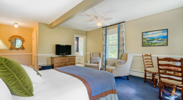 Четырёхместный семейный номер Standard Omni Bretton Arms Inn at Mount Washington Resort
