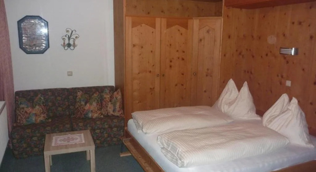 Haus Bellis, Rezerwuj Hotel Hotele w Tyrol z parkingiem, Parking