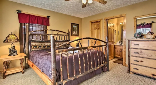 Коттедж Cabin w/ Breathtaking Views, Pool Access & Theater