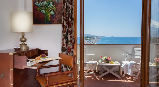 Standard Zimmer mit Balkon und mit Meerblick Grand Hotel De Rose
