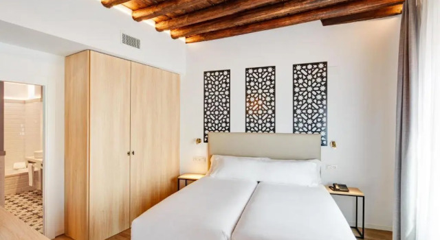 Студия Sercotel Granada Suites