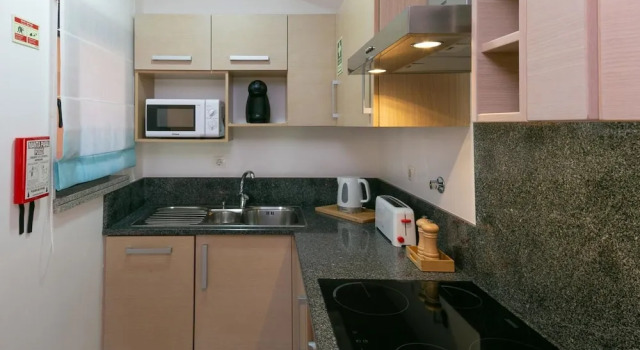 Апартаменты с видом на бассейн A24 - Luzbay Beach Apartment
