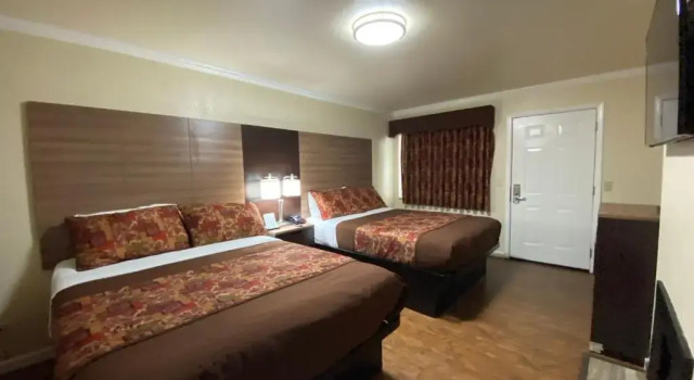 Четырёхместный номер Standard Beachwalker Inn Cayucos