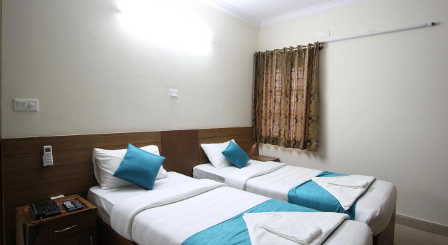Люкс Hotel White Feather