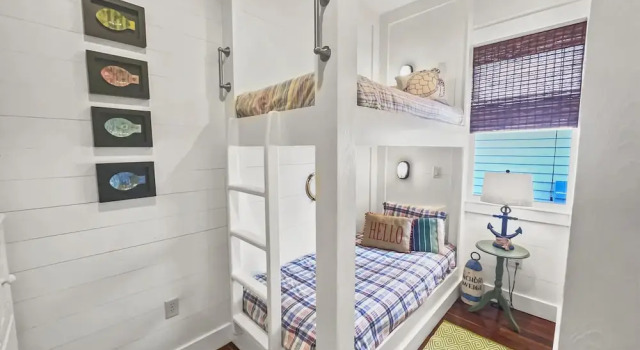 116 Surfer Ln 5 Bedroom Home by RedAwning, Book Feriehus Villaer i Inlet Beach, Villa