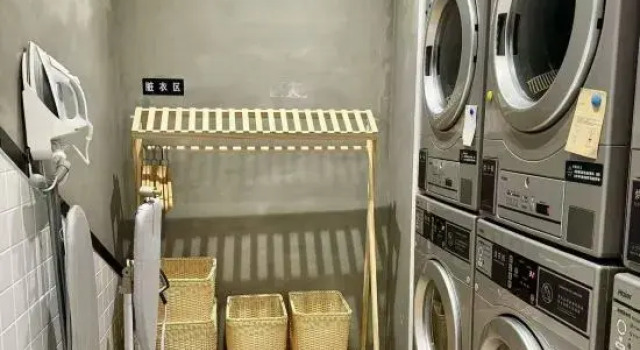 Shanye Theme Hotel (Luoping North Station), Rezerwuj Hotel Hotele w Qujing z parkingiem, Parking