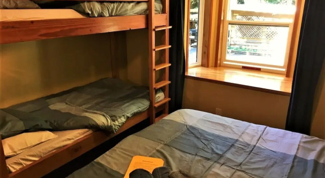 Up The Creek Backpacker's Lodge, Book Hostel / Vandrerhjem Hoteller i Sunshine Coast med parkering, Parkering