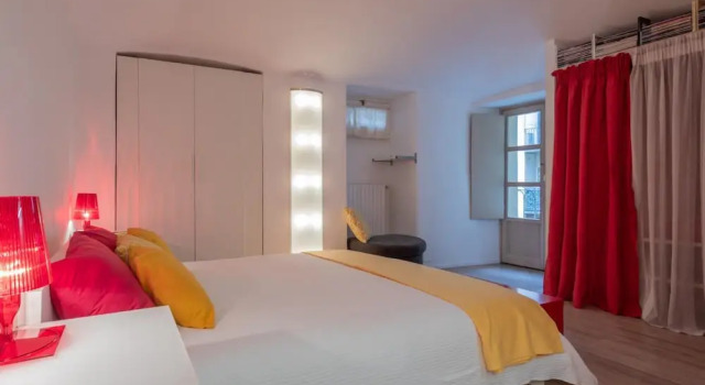 Red Studio Near Porta Nuova by Wonderful Italy