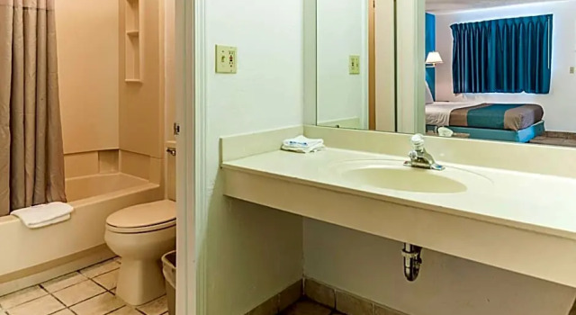 Номер Deluxe Motel 6-Southgate, MI - Detroit
