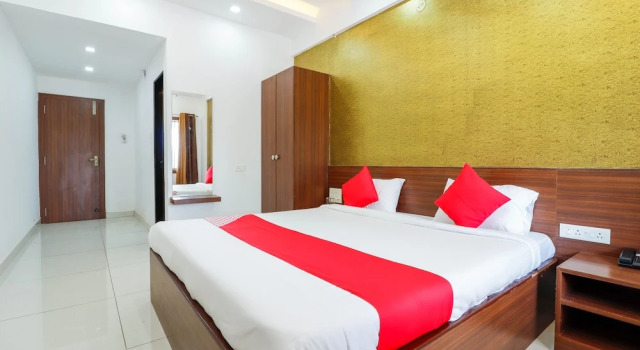 Oyo 28076 Samrudhi Residency, Boek Hotel Deralakatte India