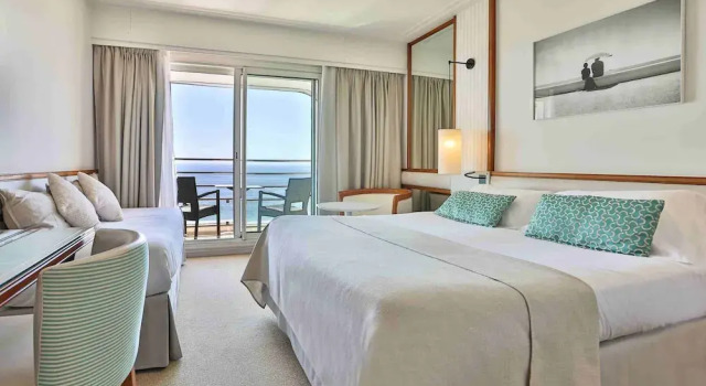 Трёхместный номер Standard с балконом и с видом на море Atlantic Hôtel & Spa