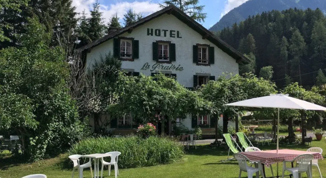 Hotel La Prairie, Book Hotel Hoteller i Rhône-Alps med parkering, Parkering