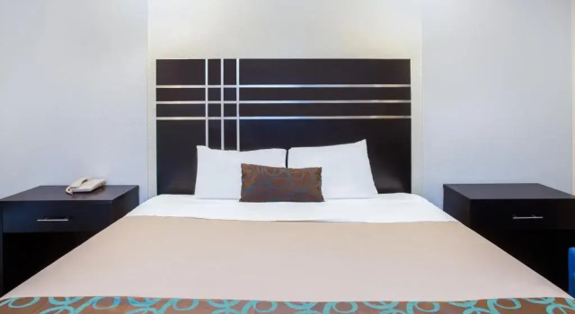 Номер Standard Travelodge by Wyndham Fresno Yosemite Area