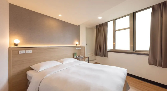 Двухместный номер Standard New World Hotel
