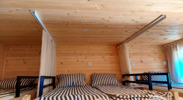 Bungalow 2- za max 5 osoba, Забронировать Отель Отели Сараево с парковкой, рядом с Old Sarajevo Clock Tower, Парковка