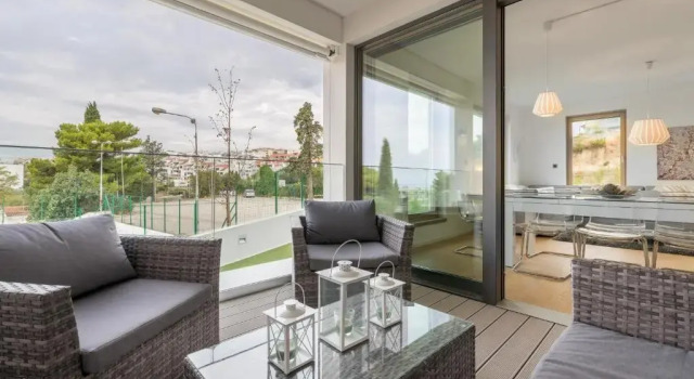 Апартаменты The Majestic Bel Etage Upscale Apartment with Pool
