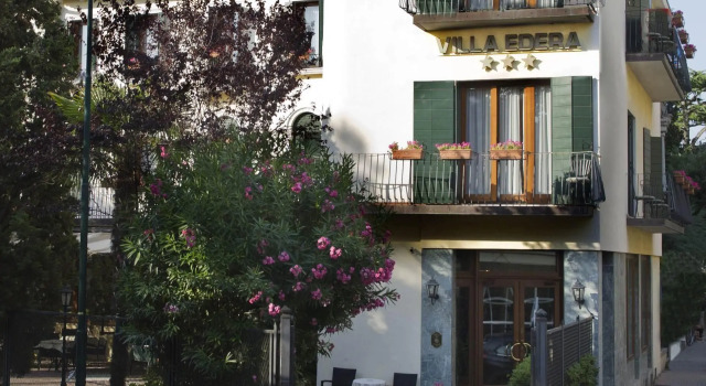 Двухместный номер Superior с балконом Hotel Villa Edera