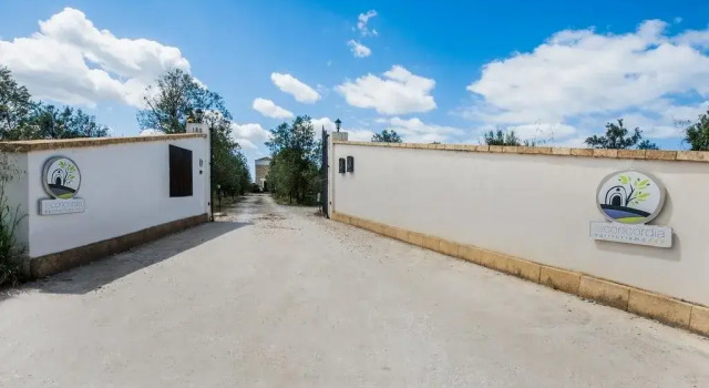 Agriturismo La Concordia, Book Hotel Hotels in Paceco with Parking, Parking