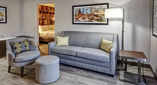 Двухместный полулюкс c 1 комнатой Courtyard by Marriott Nashville Vanderbilt West End