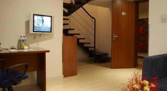Ramada Encore Hotel Wuxi, Boek Hotel Hotels in Meixian met parkeren, Parkeren