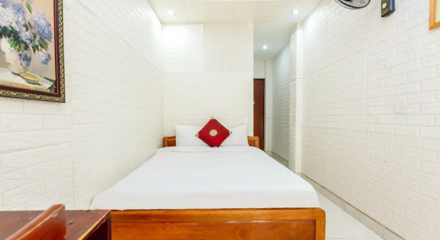 OYO 604 Queen Hotel