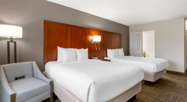 Четырёхместный номер Standard Comfort Inn Edgewater on Hudson River