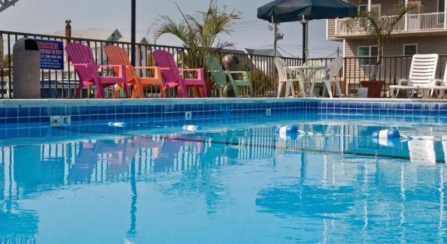 Двухместный номер Standard с балконом и с видом на бассейн Rideau Oceanfront Motel
