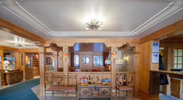 Les Balcons du Savoy