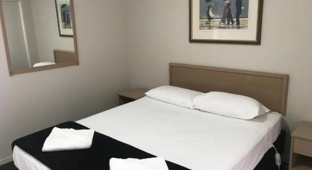 Motel 80