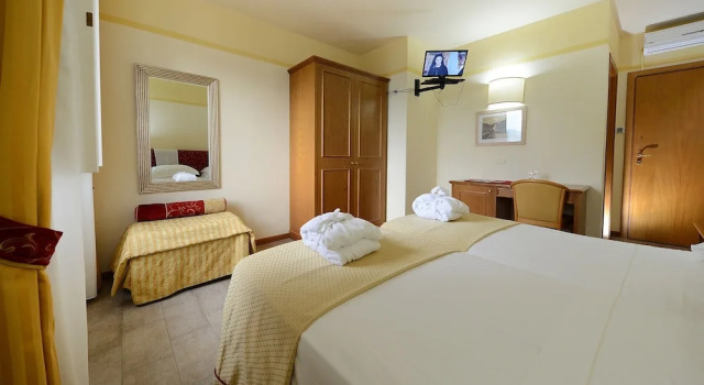 Трёхместный номер Comfort Hotel Terme Bagni Di Lucca