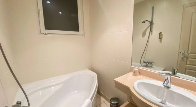 Четырёхместный номер Executive Hotel Le Sevigne - Sure Hotel Collection by Best Western