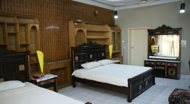 New Cape Grace Guest House, Book Pension Hoteller i F-6 Sector med pool, Swimmingpool