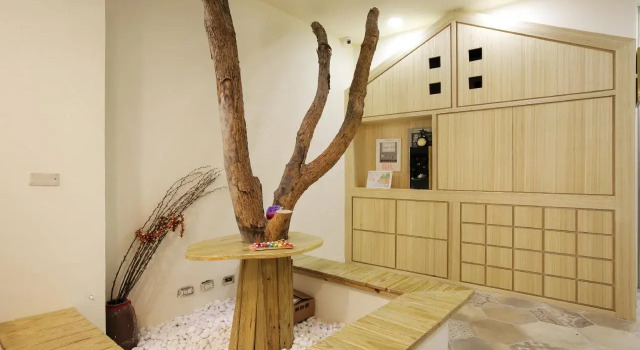 Ours Hotel