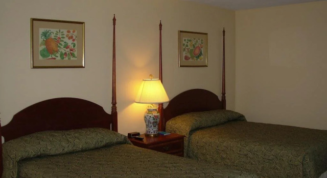 Red Carpet Inn On The Lake, Book Hotel Oneonta Delaware County