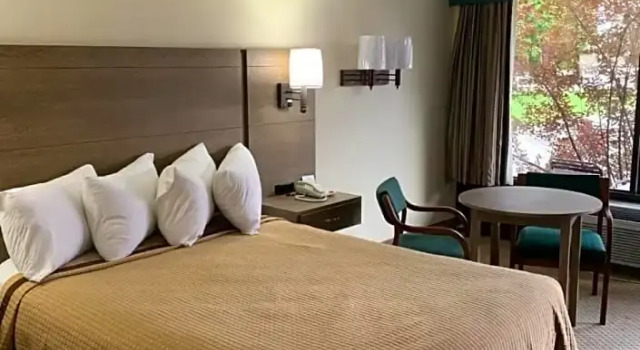 Люкс с 2 комнатами Riverside Motor Lodge - Pigeon Forge