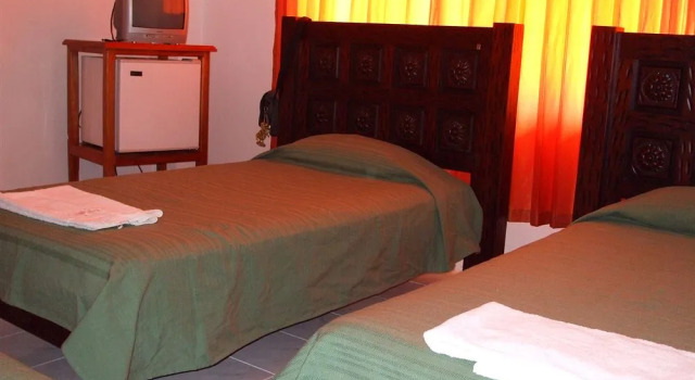 Cormorant Beach House, Boek Hotel Puerto Villamil 