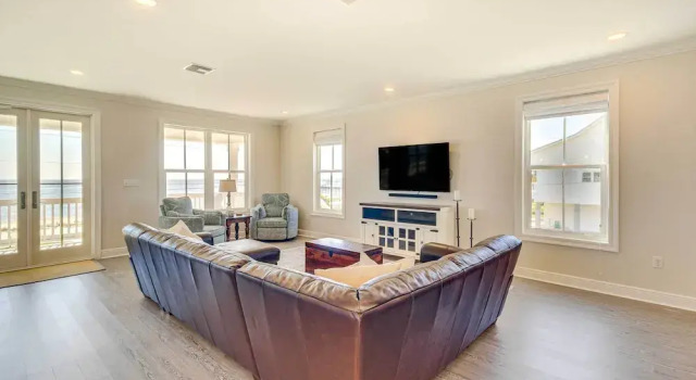 Walk to Beach: Oceanfront Home w/ Outdoor Kitchen, Buchen Sie Ferienhaus Cottages in Mississippi, Cottage